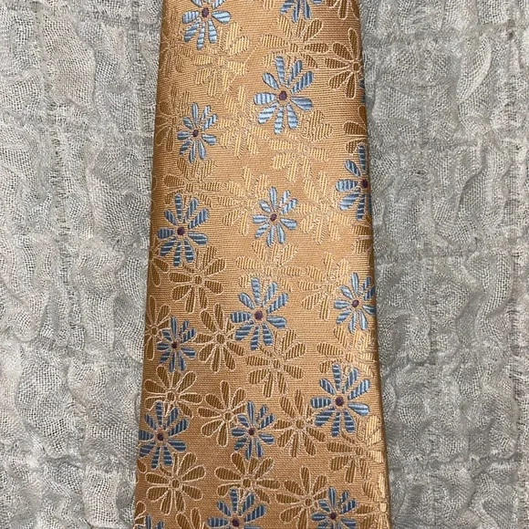 Floral Pattern Tie - Picture 2 of 7
